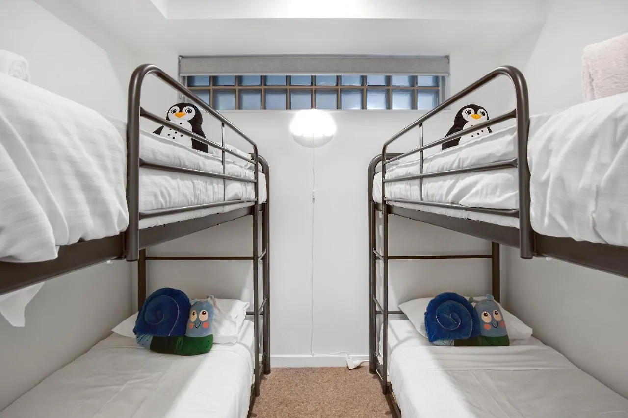 Apartment Beach Life - Luxe Beachfront Apt Alexandra Headland Australia